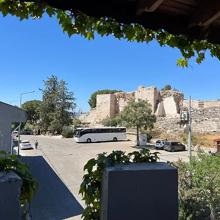 Bella سلجوك