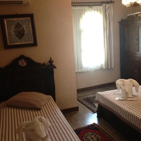 Bella سلجوك