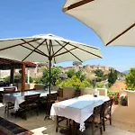 Bella Hotel 2*